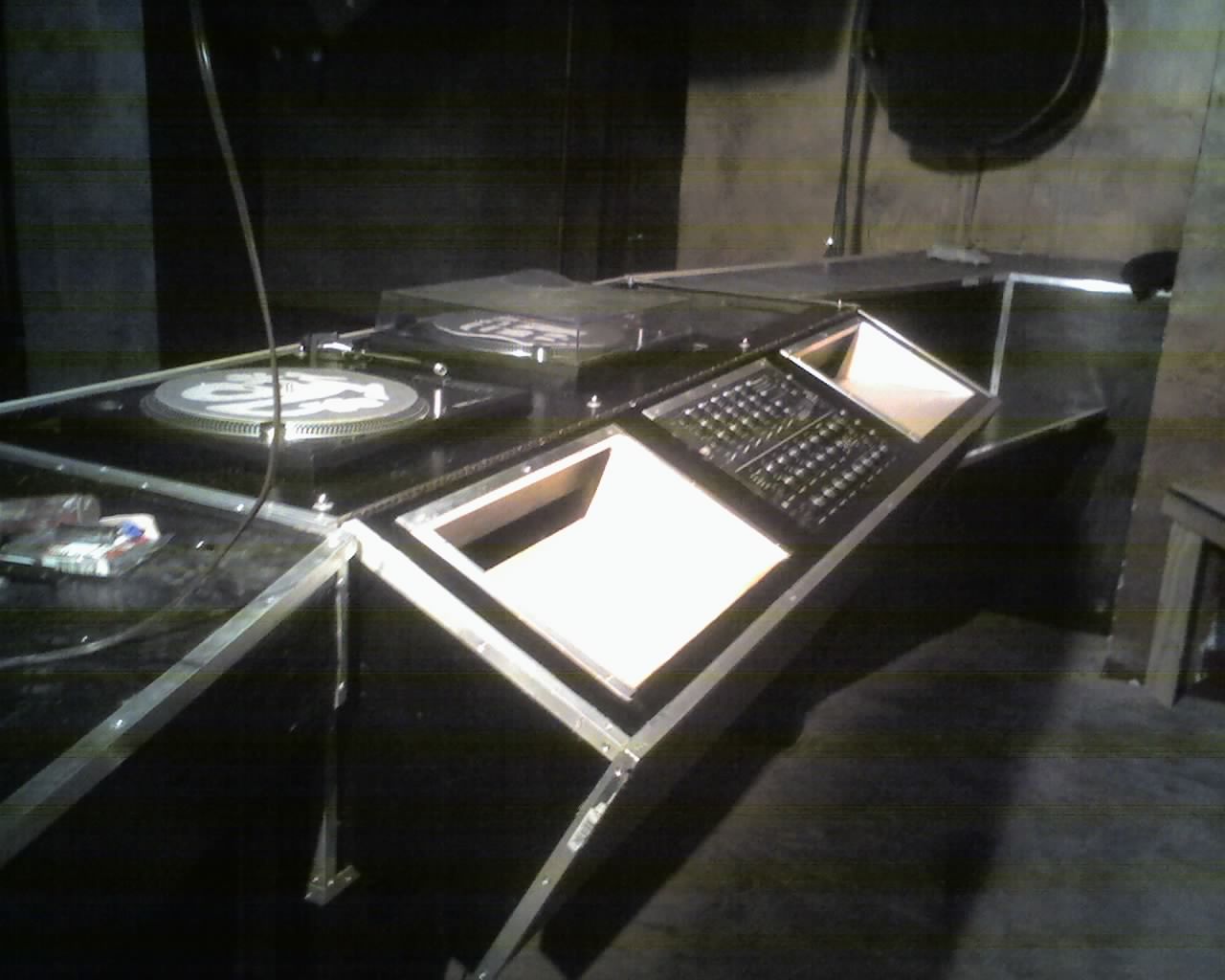 dtconsole1.jpg
